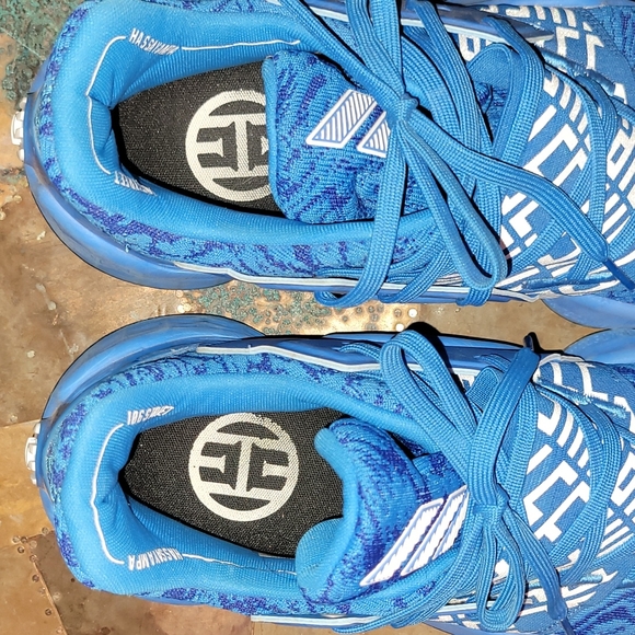 Adidas. James Harden Volume 4. Hoop shoe. Glow-blue. Worn twice.  Size 17 - Picture 12 of 12